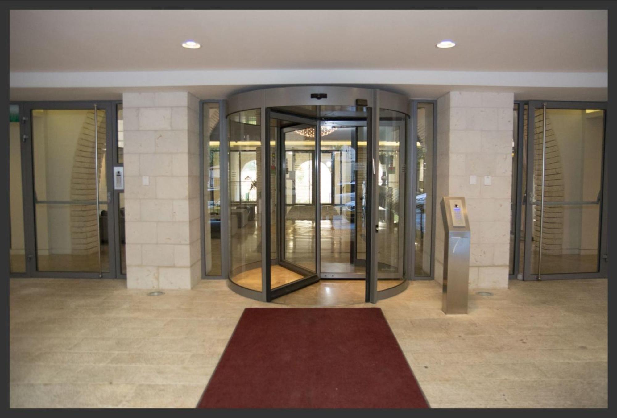 Kook Isrentals - Aparthotels In City Center Jeruzalem Buitenkant foto